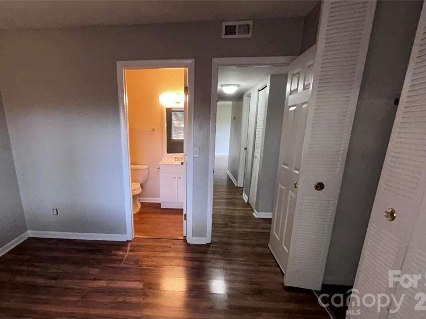 419 Orchard Trace Lane, Charlotte, NC 28213.  MLS# CAR4421673, YatesRealty ID 49178. 
