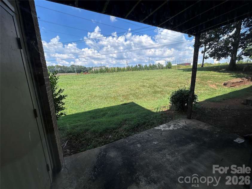 419 Orchard Trace Lane, Charlotte, NC 28213.  MLS# CAR4421673, YatesRealty ID 49178. 