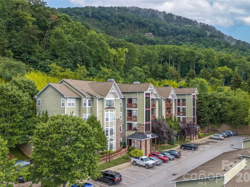 2000 Olde Eastwood Village Boulevard, Asheville, NC 28803.  MLS# CAR4402101, YatesRealty ID 4918. 