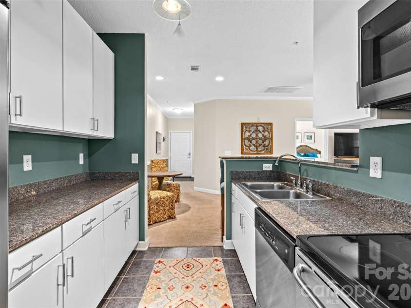 2000 Olde Eastwood Village Boulevard, Asheville, NC 28803.  MLS# CAR4402101, YatesRealty ID 4918. 