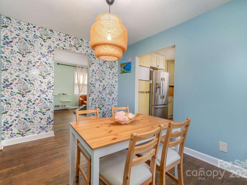665 Melbourne Court, Charlotte, NC 28209.  MLS# CAR4243676, YatesRealty ID 4918. 