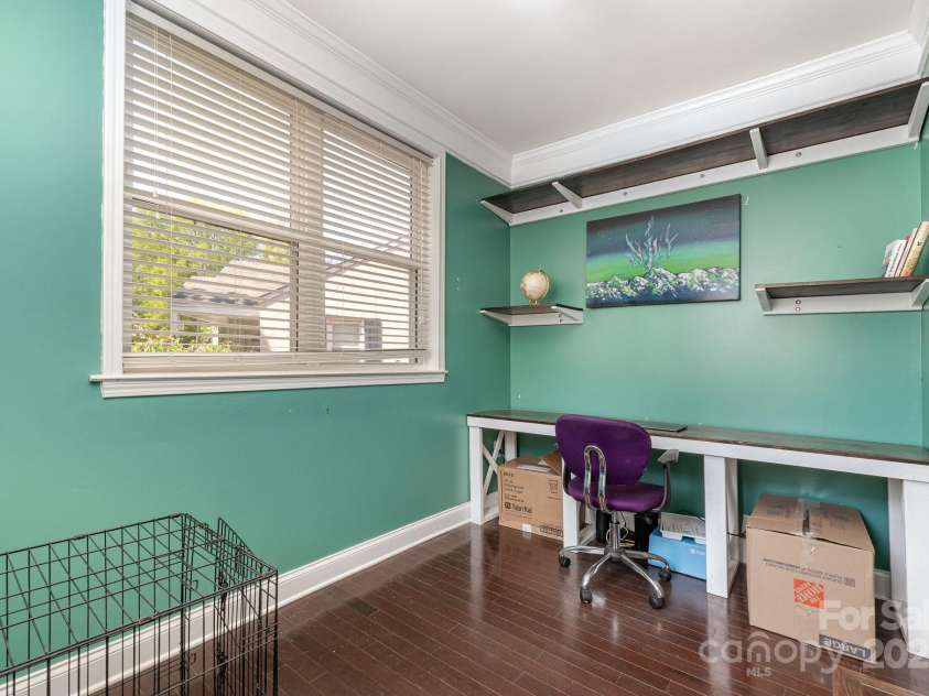 665 Melbourne Court, Charlotte, NC 28209.  MLS# CAR4243676, YatesRealty ID 4918. 