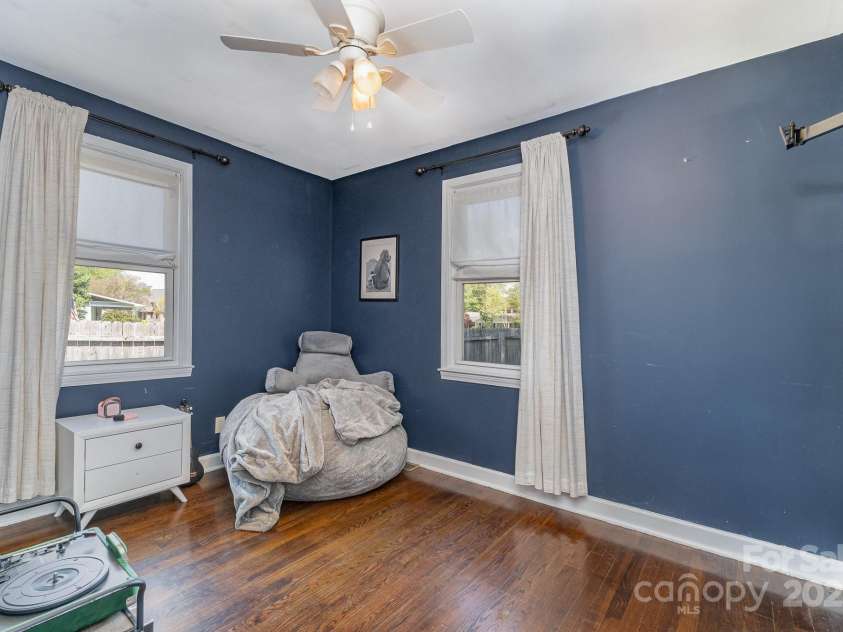 665 Melbourne Court, Charlotte, NC 28209.  MLS# CAR4243676, YatesRealty ID 4918. 