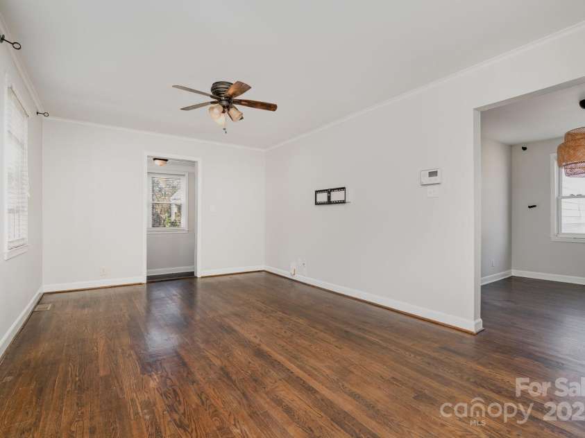 665 Melbourne Court, Charlotte, NC 28209.  MLS# CAR4243676, YatesRealty ID 4918. 