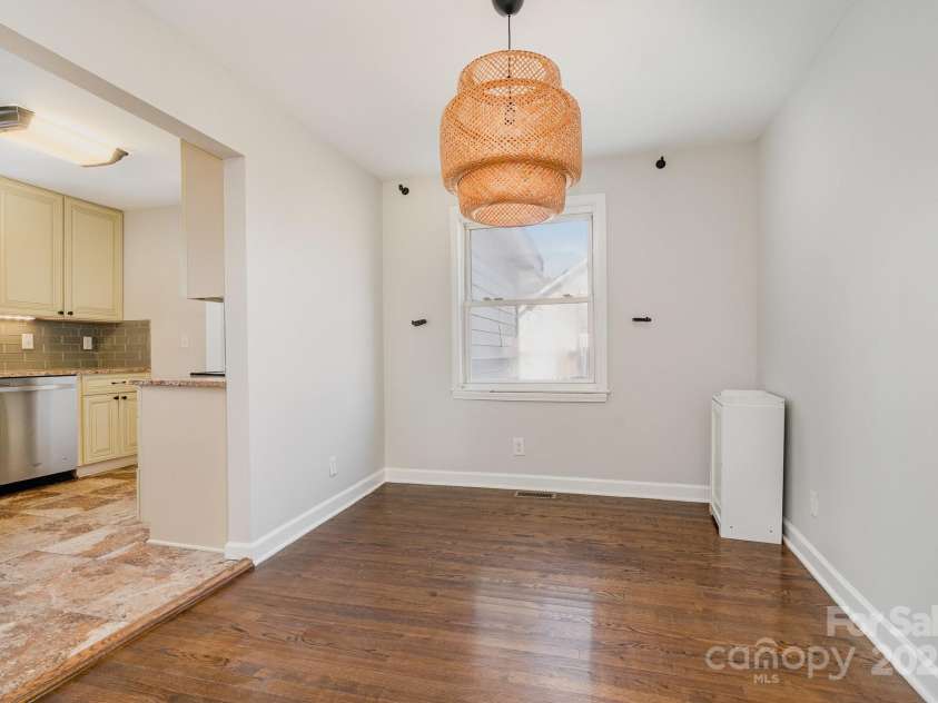 665 Melbourne Court, Charlotte, NC 28209.  MLS# CAR4243676, YatesRealty ID 4918. 