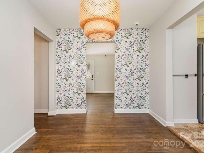 665 Melbourne Court, Charlotte, NC 28209.  MLS# CAR4243676, YatesRealty ID 4918. 