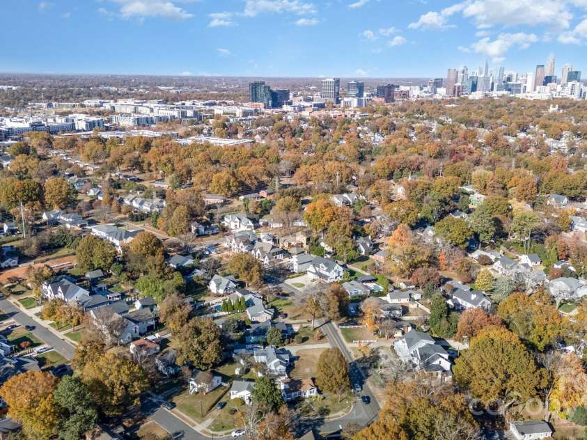 665 Melbourne Court, Charlotte, NC 28209.  MLS# CAR4243676, YatesRealty ID 4918. 