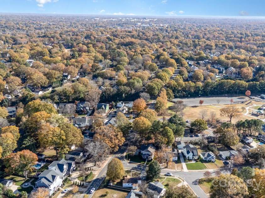 665 Melbourne Court, Charlotte, NC 28209.  MLS# CAR4243676, YatesRealty ID 4918. 