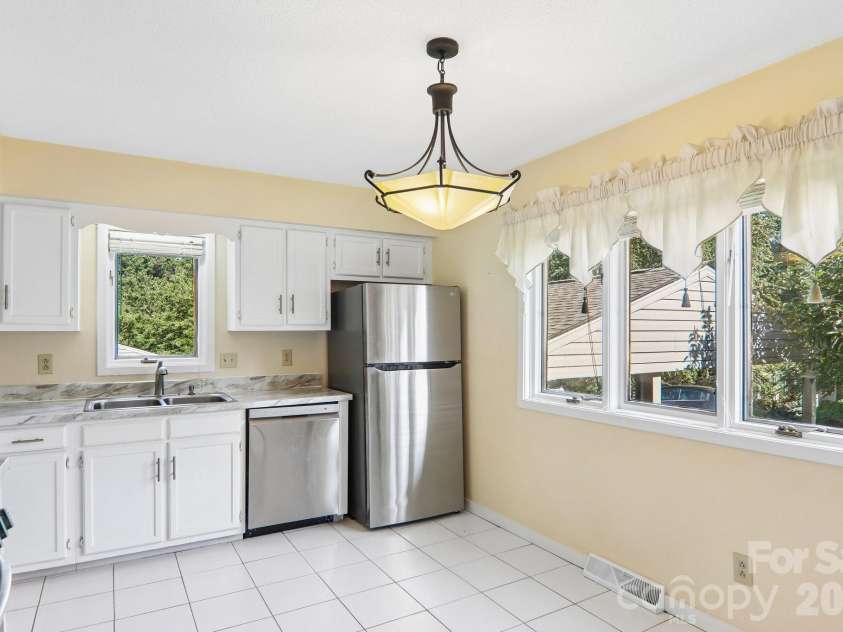 18 Foxmoor Court, Etowah, NC 28729.  MLS# CAR4422000, YatesRealty ID 49180. 