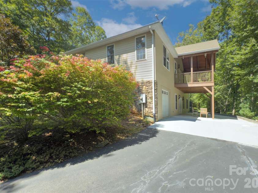 98 Soapstone Creek Drive, Arden, NC 28704.  MLS# CAR4422069, YatesRealty ID 49183. 