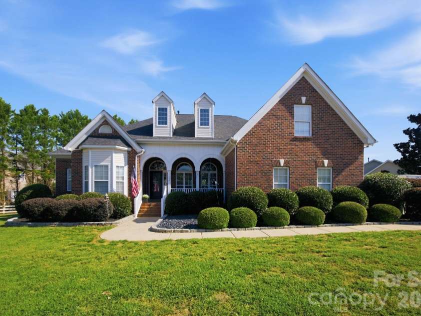 9900 Tufts Drive, Mint Hill, NC 28227.  MLS# CAR4422058, YatesRealty ID 49184. 