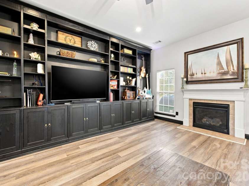 9900 Tufts Drive, Mint Hill, NC 28227.  MLS# CAR4422058, YatesRealty ID 49184. 