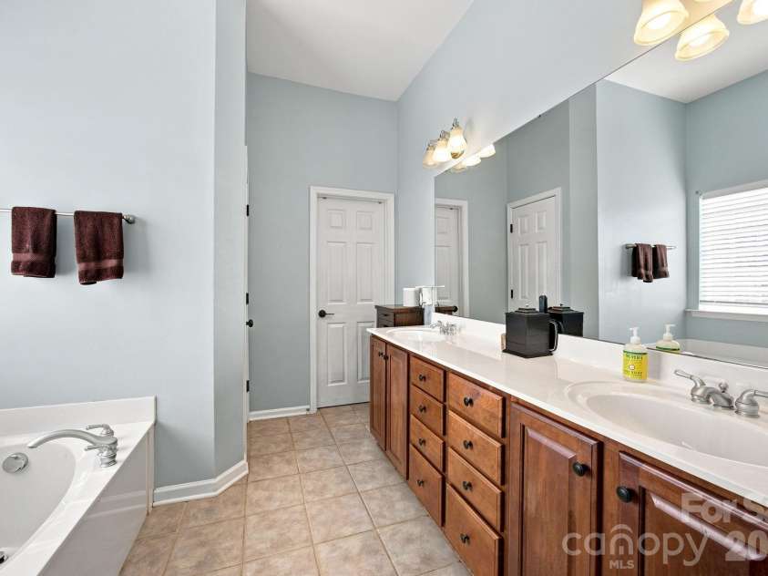 9900 Tufts Drive, Mint Hill, NC 28227.  MLS# CAR4422058, YatesRealty ID 49184. 