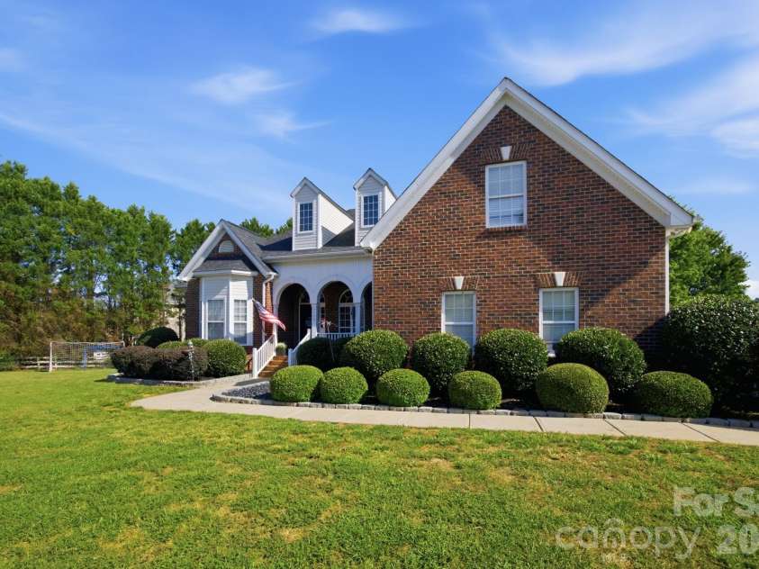 9900 Tufts Drive, Mint Hill, NC 28227.  MLS# CAR4422058, YatesRealty ID 49184. 