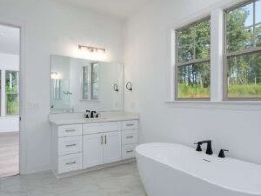 3216 Timber Run Lane, Maiden, NC 28650.  MLS# CAR4422074, YatesRealty ID 49185. Bathroom