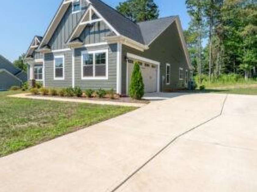 3216 Timber Run Lane, Maiden, NC 28650.  MLS# CAR4422074, YatesRealty ID 49185. Side