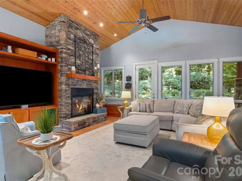 330 Sanctuary Drive, Waynesville, NC 28786.  MLS# CAR4421029, YatesRealty ID 49186. 