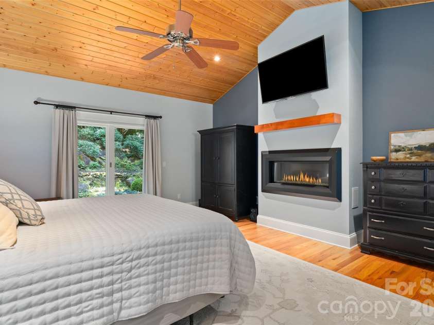 330 Sanctuary Drive, Waynesville, NC 28786.  MLS# CAR4421029, YatesRealty ID 49186. 