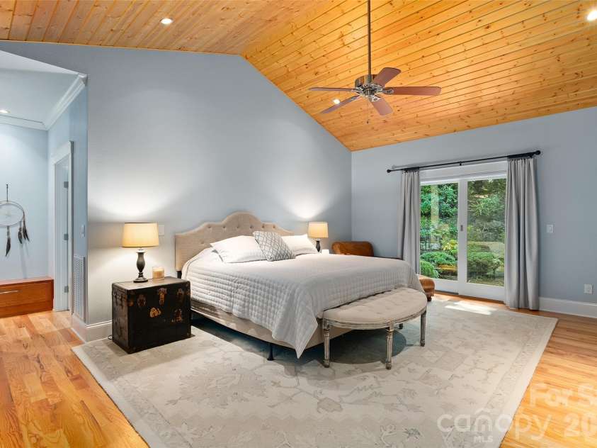 330 Sanctuary Drive, Waynesville, NC 28786.  MLS# CAR4421029, YatesRealty ID 49186. 