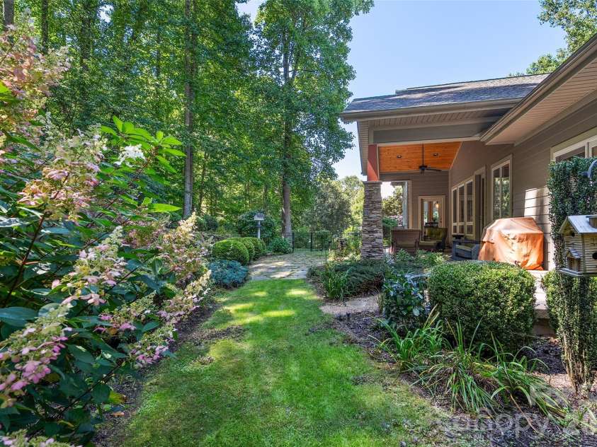 330 Sanctuary Drive, Waynesville, NC 28786.  MLS# CAR4421029, YatesRealty ID 49186. 