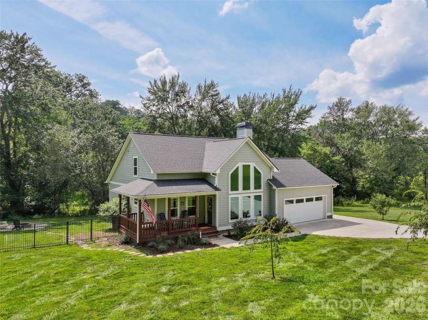 31 Baby Bear Cove, Clyde, NC 28721.  MLS# CAR4415038, YatesRealty ID 49187. 