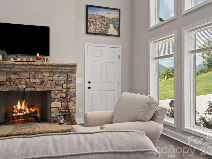 31 Baby Bear Cove, Clyde, NC 28721.  MLS# CAR4415038, YatesRealty ID 49187. 