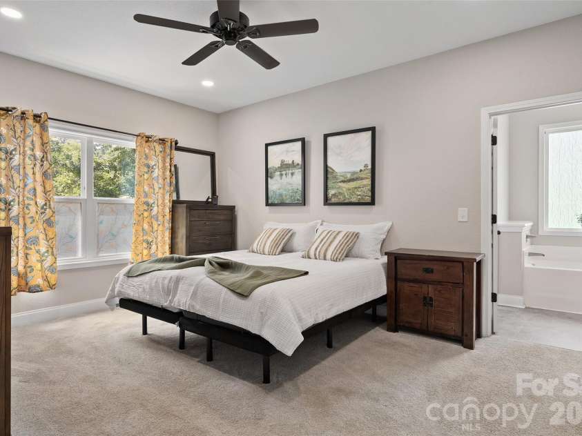 31 Baby Bear Cove, Clyde, NC 28721.  MLS# CAR4415038, YatesRealty ID 49187. 