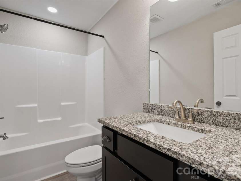 31 Baby Bear Cove, Clyde, NC 28721.  MLS# CAR4415038, YatesRealty ID 49187. 