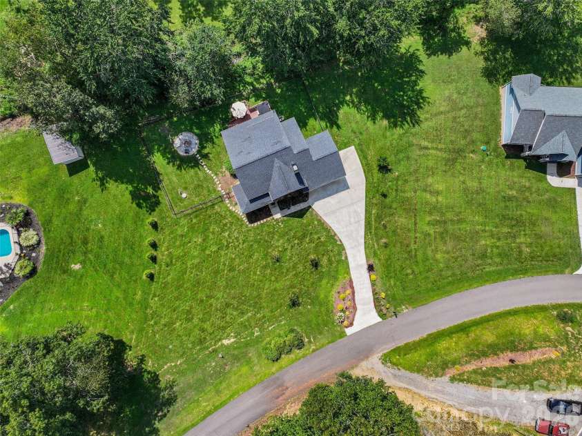 31 Baby Bear Cove, Clyde, NC 28721.  MLS# CAR4415038, YatesRealty ID 49187. 