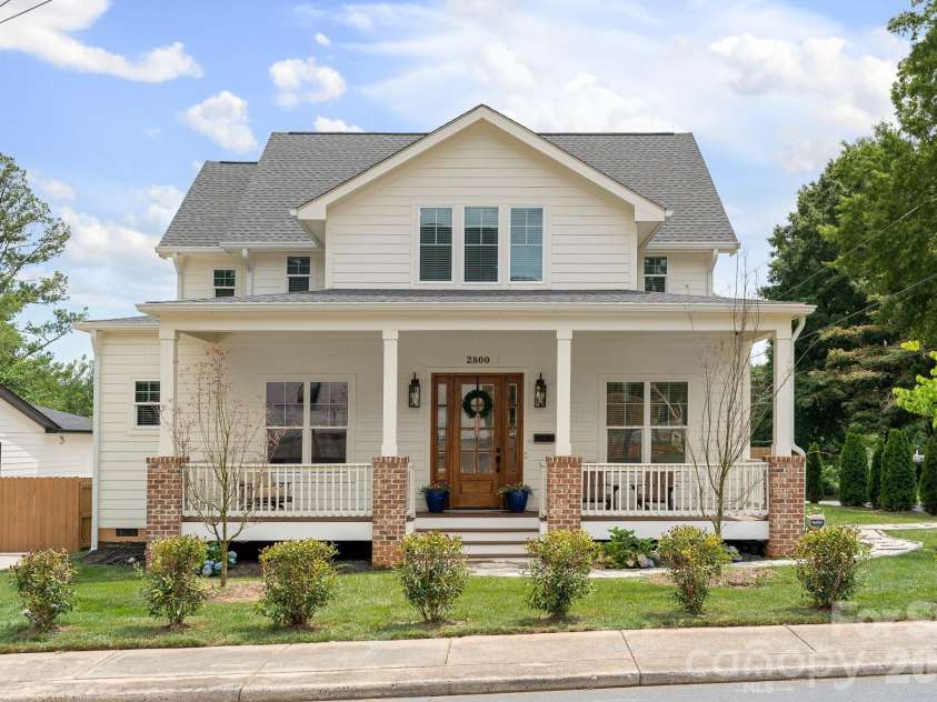 2800 Hilliard Drive, Charlotte, NC 28205.  MLS# CAR4419352, YatesRealty ID 49189. 