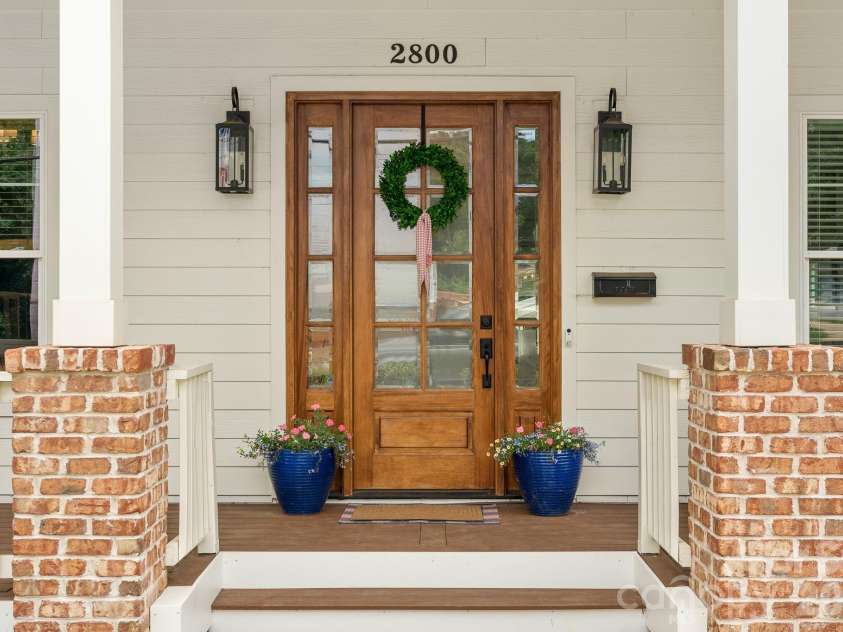 2800 Hilliard Drive, Charlotte, NC 28205.  MLS# CAR4419352, YatesRealty ID 49189. 