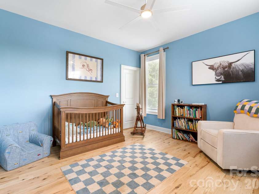 2800 Hilliard Drive, Charlotte, NC 28205.  MLS# CAR4419352, YatesRealty ID 49189. 