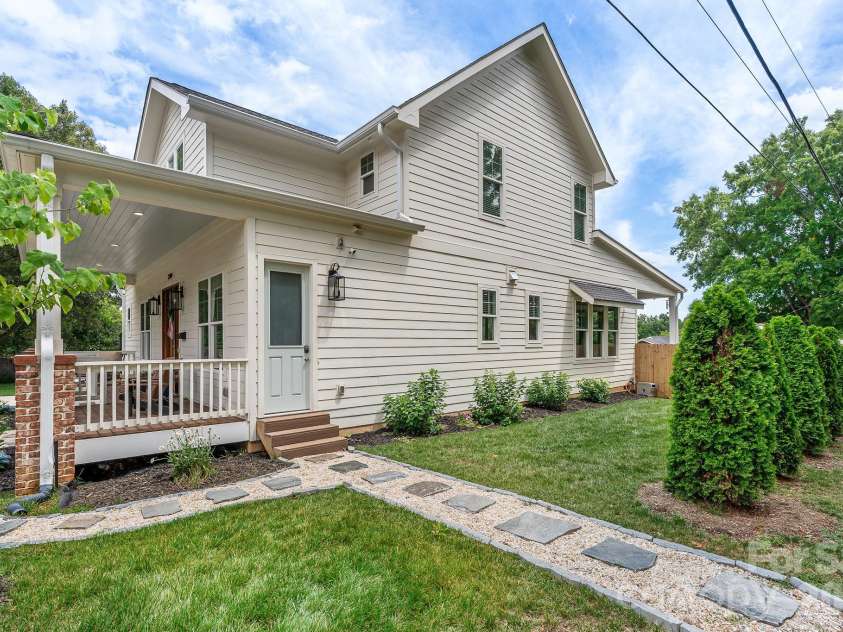2800 Hilliard Drive, Charlotte, NC 28205.  MLS# CAR4419352, YatesRealty ID 49189. 