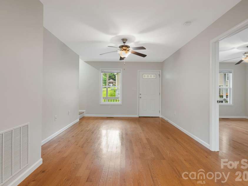 1 Red Clover Drive, Candler, NC 28715.  MLS# CAR4305641, YatesRealty ID 4919. Living Room