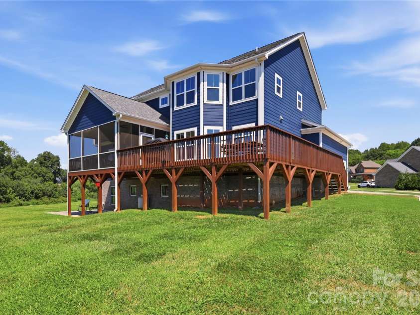 180 Eagles Landing Lane, Mocksville, NC 27028.  MLS# CAR4422101, YatesRealty ID 49190. 