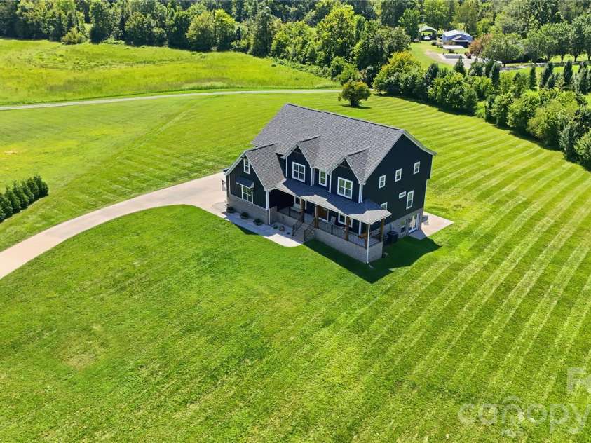 180 Eagles Landing Lane, Mocksville, NC 27028.  MLS# CAR4422101, YatesRealty ID 49190. 