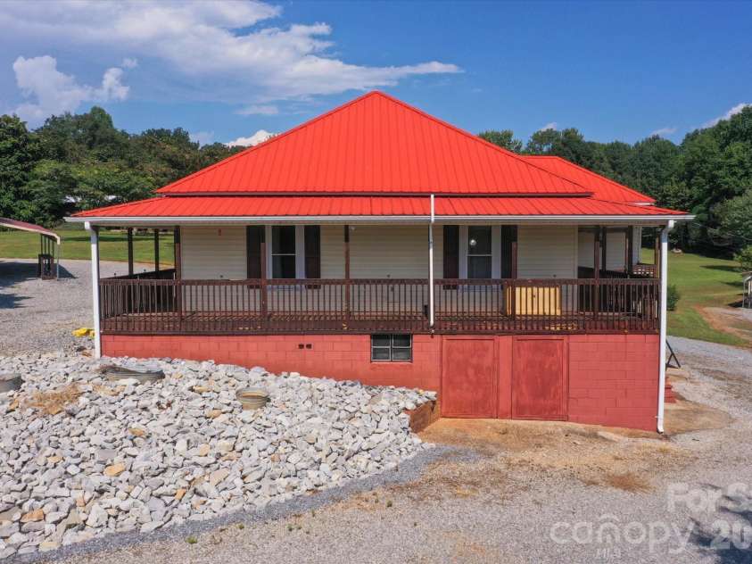 466 Miller Avenue, Marion, NC 28752.  MLS# CAR4421157, YatesRealty ID 49196. 