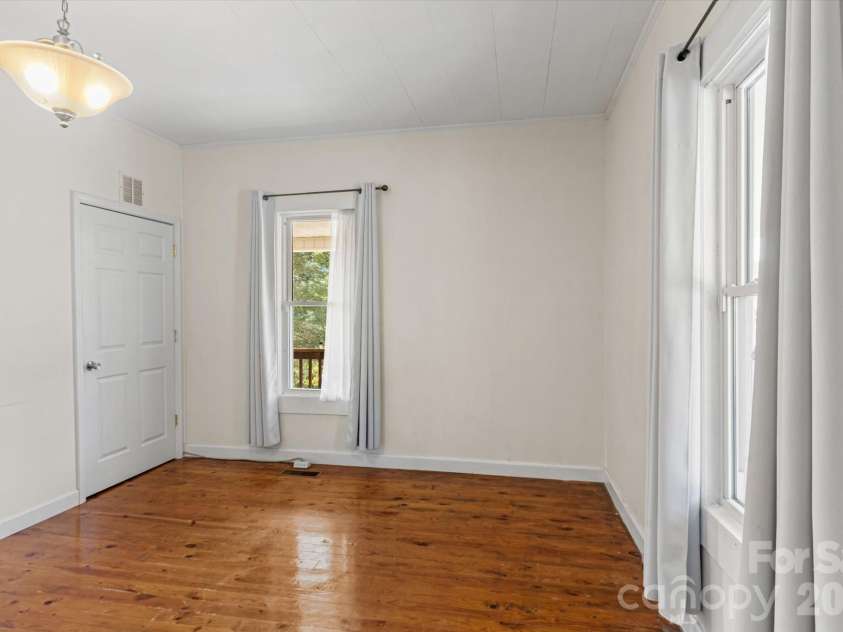 466 Miller Avenue, Marion, NC 28752.  MLS# CAR4421157, YatesRealty ID 49196. 