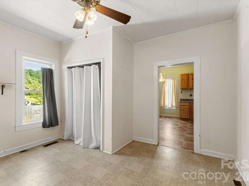 466 Miller Avenue, Marion, NC 28752.  MLS# CAR4421157, YatesRealty ID 49196. 