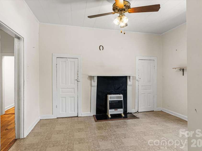 466 Miller Avenue, Marion, NC 28752.  MLS# CAR4421157, YatesRealty ID 49196. 