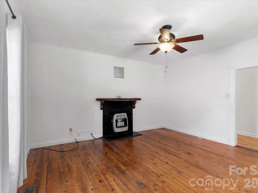 466 Miller Avenue, Marion, NC 28752.  MLS# CAR4421157, YatesRealty ID 49196. 