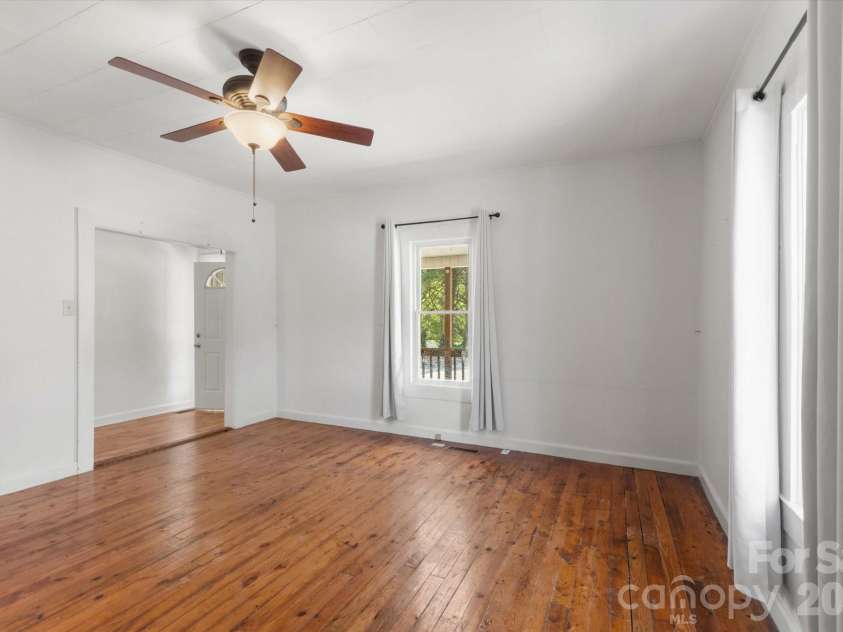 466 Miller Avenue, Marion, NC 28752.  MLS# CAR4421157, YatesRealty ID 49196. 