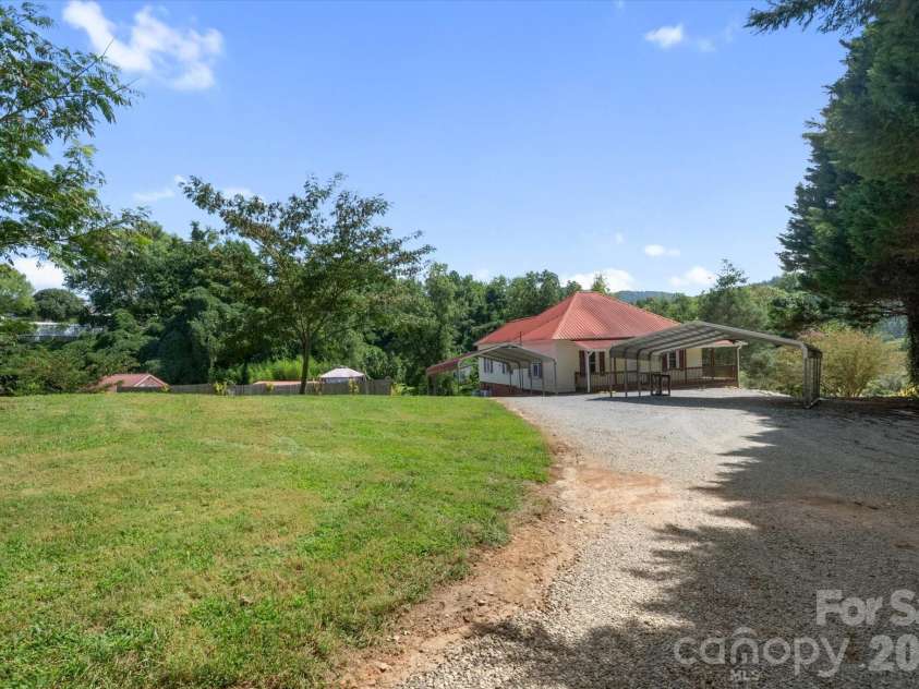 466 Miller Avenue, Marion, NC 28752.  MLS# CAR4421157, YatesRealty ID 49196. 
