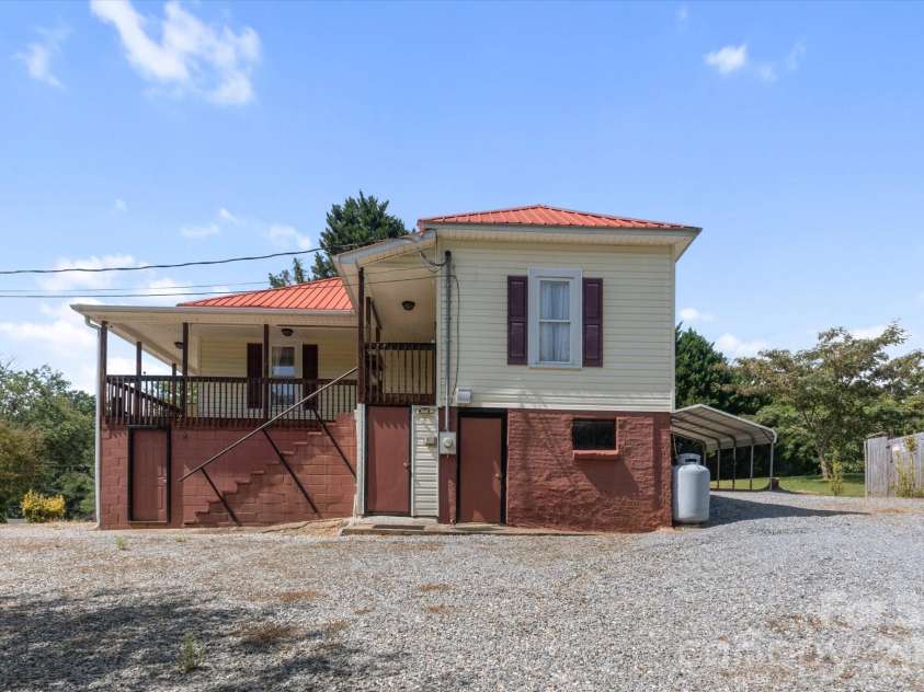 466 Miller Avenue, Marion, NC 28752.  MLS# CAR4421157, YatesRealty ID 49196. 
