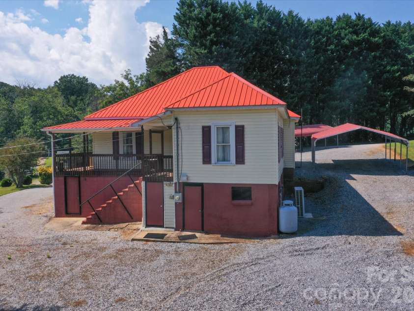 466 Miller Avenue, Marion, NC 28752.  MLS# CAR4421157, YatesRealty ID 49196. 