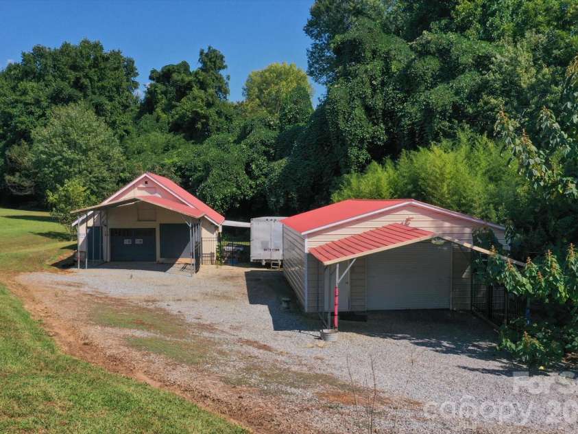 466 Miller Avenue, Marion, NC 28752.  MLS# CAR4421157, YatesRealty ID 49196. 