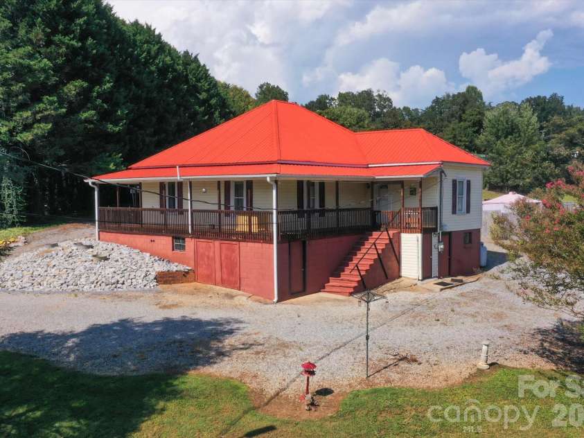466 Miller Avenue, Marion, NC 28752.  MLS# CAR4421157, YatesRealty ID 49196. Virtually opened pool and hottub