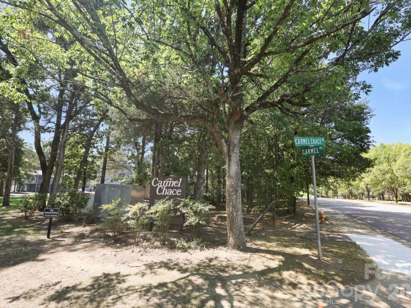 11529 Turn Stone Court, Charlotte, NC 28226.  MLS# CAR4421533, YatesRealty ID 49199. Carmel Chace