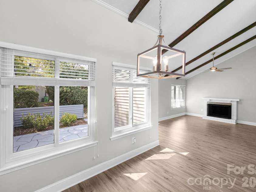 11529 Turn Stone Court, Charlotte, NC 28226.  MLS# CAR4421533, YatesRealty ID 49199. Dining