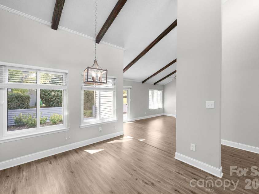 11529 Turn Stone Court, Charlotte, NC 28226.  MLS# CAR4421533, YatesRealty ID 49199. Dining